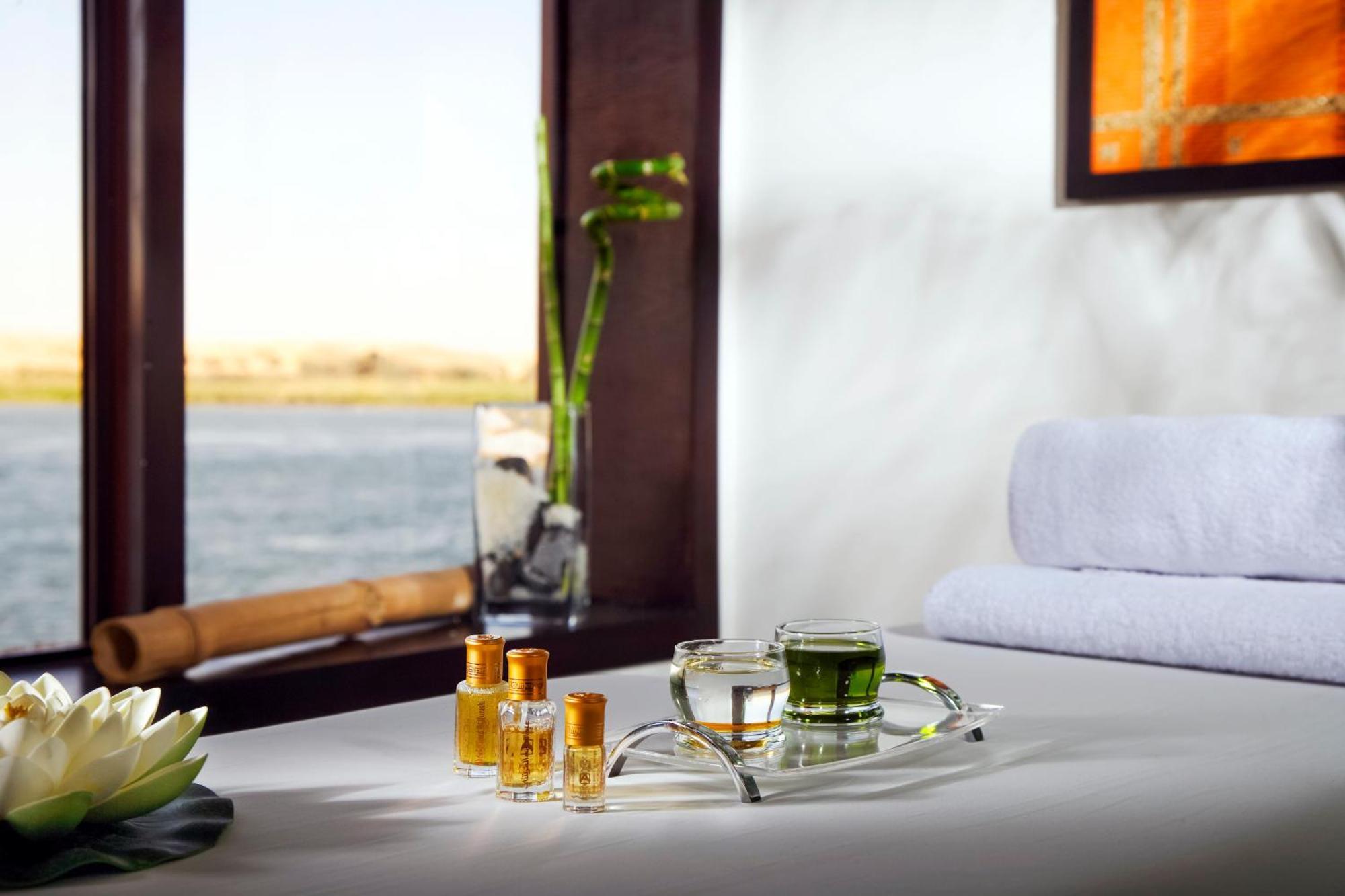Moevenpick Royal Lily Nile Cruise, Every Monday Four Nights From Luxor, Every Friday Three Nights From Aswan - Including Excursions & Sightseeing Екстериор снимка